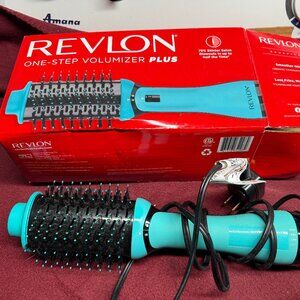 Revlon One Step Volumizer Plus Teal Pre Owned Good Condition